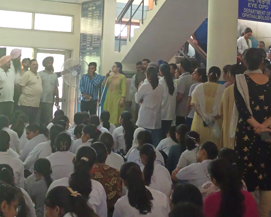 Faridkot Medical Staff Protest