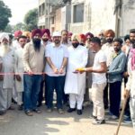 Amloh Road News: ਗੁਰਿੰਦਰ ਸਿੰਘ ਗੈਰੀ ਬੜਿੰਗ ਵੱਲੋਂ ਹਲਕਾ ਅਮਲੋਹ ਅਧੀਨ ਆਉਂਦੀਆਂ ਲਿੰਕ ਸੜਕਾਂ ਦਾ ਨਿਰਮਾਣ ਕਾਰਜ ਸ਼ੁਰੂ Amloh Road News