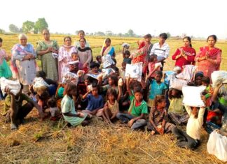 ਡੇਰਾ ਸੱਚਾ ਸੌਦਾ ਦੇ ਸ਼ਰਧਾਲੂਆਂ ਨੇ ਮਜ਼ਦੂਰਾਂ ਨੂੰ ਮਠਿਆਈਆਂ ਤੇ ਕੱਪੜੇ ਵੰਡ ਕੇ ਮਨਾਇਆ ਦੀਵਾਲੀ ਦਾ ਤਿਉਹਾਰ Diwali