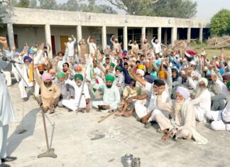 Punjab Farmers News: ਪਰਾਲੀ ਦੇ ਮਸਲੇ ’ਤੇ ਕਿਸਾਨਾਂ ਨੇ ਖੋਲ੍ਹਿਆ ਮੋਰਚਾ Punjab Farmers News