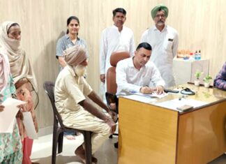 Medical Camp: ਕਿੱਕਰਖੇੜਾ ‘ਚ ਲੱਗੇ ਮੁਫ਼ਤ ਮੈਡੀਕਲ ਚੈਕਅੱਪ ਕੈਂਪ ਦਾ ਇਲਾਕੇ ਦੇ ਲੋਕਾਂ ਨੇ ਉਠਾਇਆ ਲਾਹਾ Medical Camp