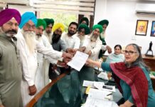 Faridkot News: ਸੰਯੁਕਤ ਕਿਸਾਨ ਮੋਰਚਾ ਜ਼ਿਲ੍ਹਾ ਫ਼ਰੀਦਕੋਟ ਵੱਲੋਂ ਮੰਗਾਂ ਸਬੰਧੀ ਡਿਪਟੀ ਕਮਿਸ਼ਨਰ ਨੂੰ ਦਿੱਤਾ ਮੰਗ-ਪੱਤਰ Faridkot News