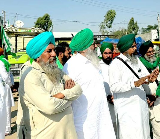 Farmers Punjab News: ਬੀਕੇਯੂ ਏਕਤਾ ਸਿੱਧੂਪੁਰ ਵੱਲੋਂ ਹੜ੍ਹ ਪੀੜਤ ਕਿਸਾਨਾਂ ਦੀ ਮੱਦਦ ਲਈ ਟਰੈਕਟਰਾਂ ਦਾ ਕਾਫਲਾ ਰਵਾਨਾ Farmers Punjab News