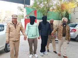 Exam Cheating: ਬਲੂਟੁੱਥ ਦੀ ਵਰਤੋਂ ਕਰਕੇ ਸਰਕਾਰੀ ਨੌਕਰੀ ਦੀ ਪ੍ਰੀਖਿਆ ਦੇ ਰਿਹਾ ਨੌਜਵਾਨ ਫੜਿਆ Exam-Cheating