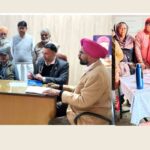 Health Camp: ਕਿੱਕਰਖੇੜਾ ’ਚ ਲੱਗੇ ਮੁਫ਼ਤ ਮੈਡੀਕਲ ਚੈਕਅੱਪ ਕੈਂਪ ਦਾ ਇਲਾਕਾ ਵਾਸੀਆਂ ਨੇ ਉਠਾਇਆ ਖੂਬ ਲਾਹਾ Health Camp