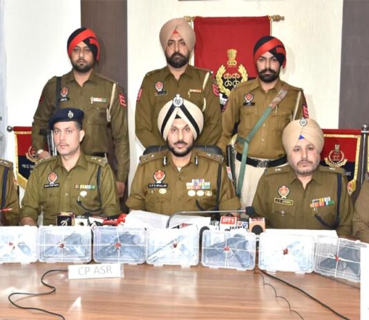 Illegal Arms Trafficking: ਸਰਹੱਦ ਪਾਰੋਂ ਤਸਕਰੀ ਮਾਡਿਊਲ ਨਾਲ ਜੁੜੇ ਦੋ ਵਿਅਕਤੀ ਸੱਤ ਆਧੁਨਿਕ ਪਿਸਤੌਲਾਂ ਸਮੇਤ ਕਾਬੂ Illegal Arms Trafficking