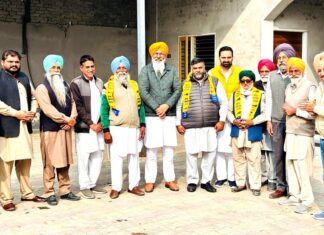 Punjab Politics News: ਸ਼੍ਰੋਮਣੀ ਅਕਾਲੀ ਦਲ ਦੇ ਕਈ ਆਗੂ ਵਰਕਰਾਂ ਸਮੇਤ ਆਮ ਆਦਮੀ ਪਾਰਟੀ ’ਚ ਹੋਏ ਸ਼ਾਮਲ Punjab Politics News