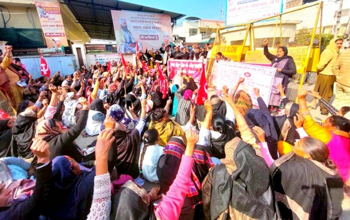 Workers-Protest2 Workers-Protest