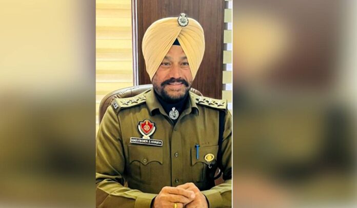 Drug Peddlers Arrested Drug Peddlers Arrested