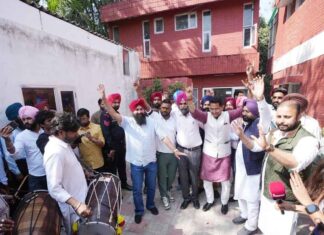 AAP Punjab ਨੇ ਅਰਵਿੰਦ ਕੇਜਰੀਵਾਲ ਤੇ ਆਪ ਆਗੂਆਂ ਦੇ ਹੱਕ ‘ਚ ਅਦਾਲਤ ਦੇ ਫੈਸਲੇ ਦਾ ਚੰਡੀਗੜ੍ਹ ‘ਚ ਮਨਾਇਆ ਜਸ਼ਨ AAP Punjab