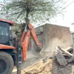 Punjab Police Action: ਨਸ਼ਾ ਤਸਕਰ ਵੱਲੋਂ ਸਰਕਾਰੀ ਥਾਂ ’ਤੇ ਬਣਾਇਆ ਘਰ ਪੁਲਿਸ ਨੇ ਢਾਹਿਆ Punjab-Police-Action