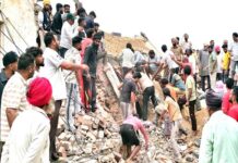 Building Collapse: ਜੈੱਕਾਂ ਨਾਲ ਚੁੱਕਿਆ ਜਾ ਰਿਹਾ ਮਕਾਨ ਡਿੱਗਿਆ, 3 ਮਜ਼ਦੂਰਾਂ ਦੀ ਮੌਤ Building Collapse