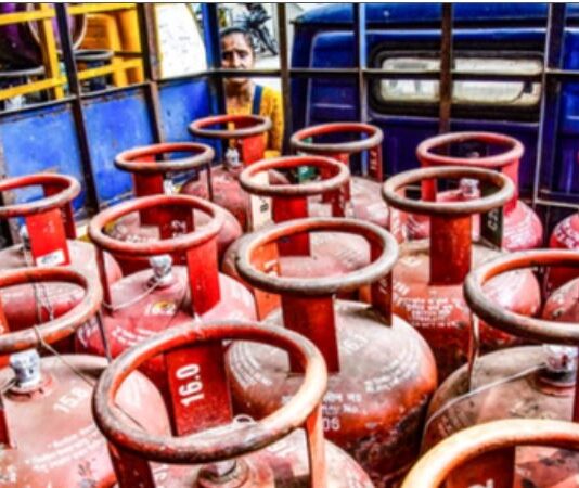 LPG Black Marketing: ਗੈਰ-ਕਾਨੂੰਨੀ ਐਲਪੀਜੀ ਸਿਲੰਡਰ ਜਮ੍ਹਾਂ ਕਰਨ ਵਾਲੇ ਰੈਕੇਟ ਦਾ ਪਰਦਾਫਾਸ਼, 610 ਸਿਲੰਡਰ ਬਰਾਮਦ LPG Black Marketing